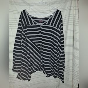Size 3x womens shirt